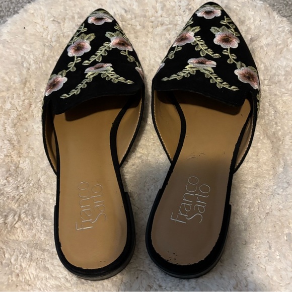 Franco Sarto Pointed ToeBlack Floral Embroidered Mules. - Picture 3 of 5